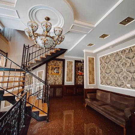 Royal Renaissance Hotel Єреван Екстер'єр фото