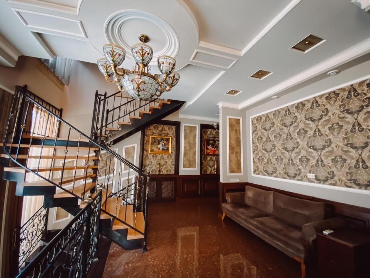 Royal Renaissance Hotel Єреван Екстер'єр фото