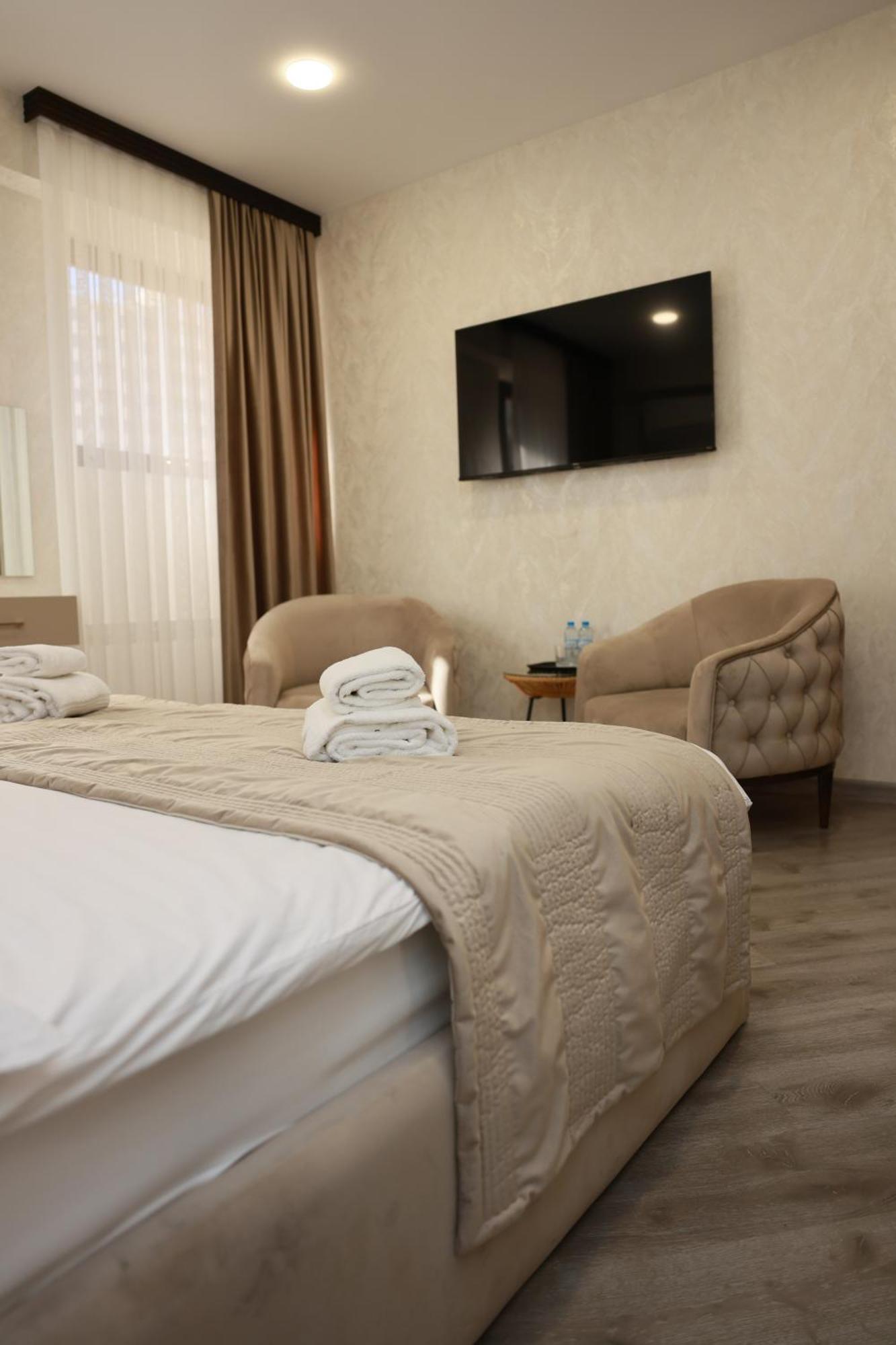 Royal Renaissance Hotel Єреван Номер фото