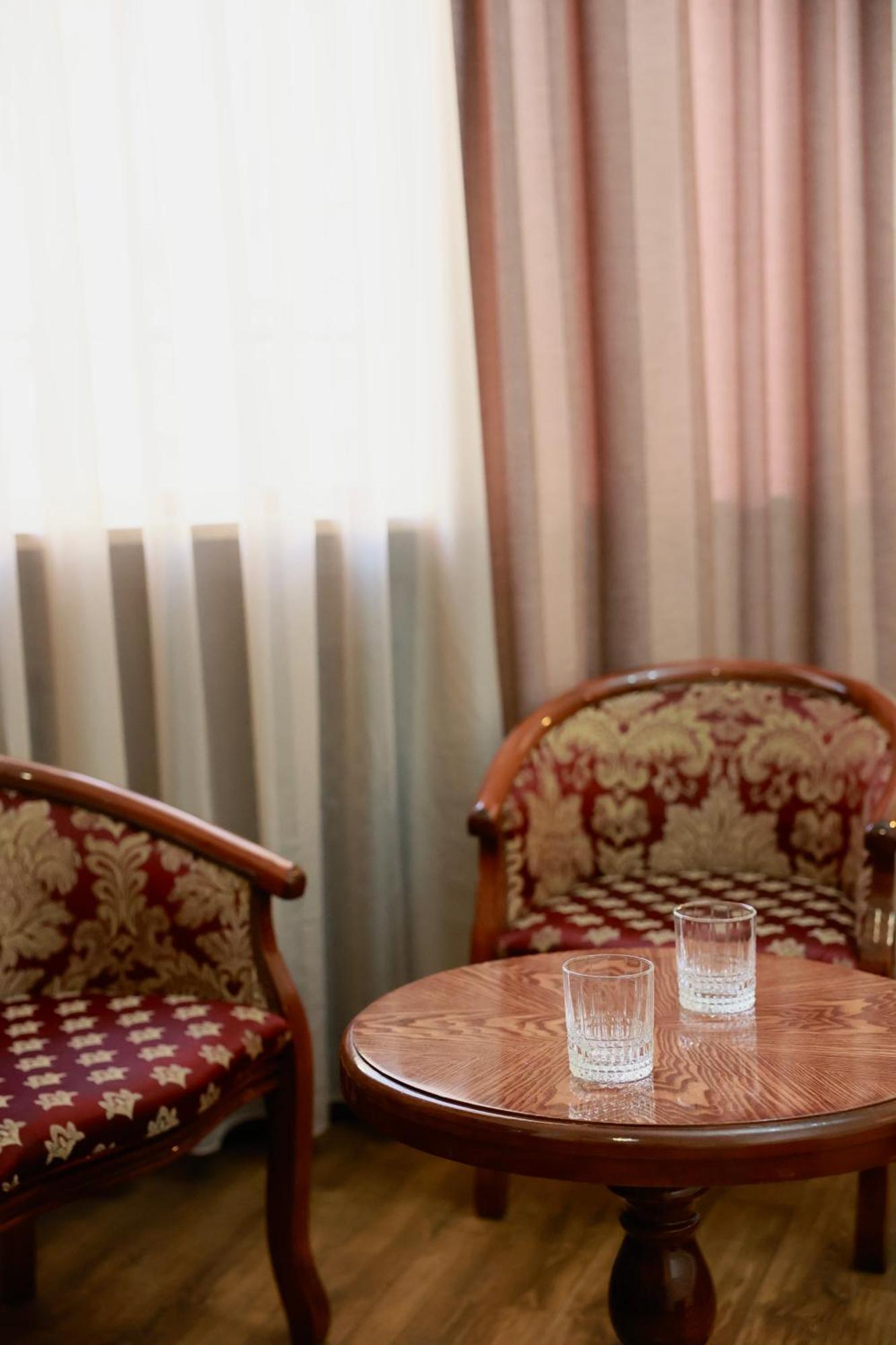 Royal Renaissance Hotel Єреван Номер фото
